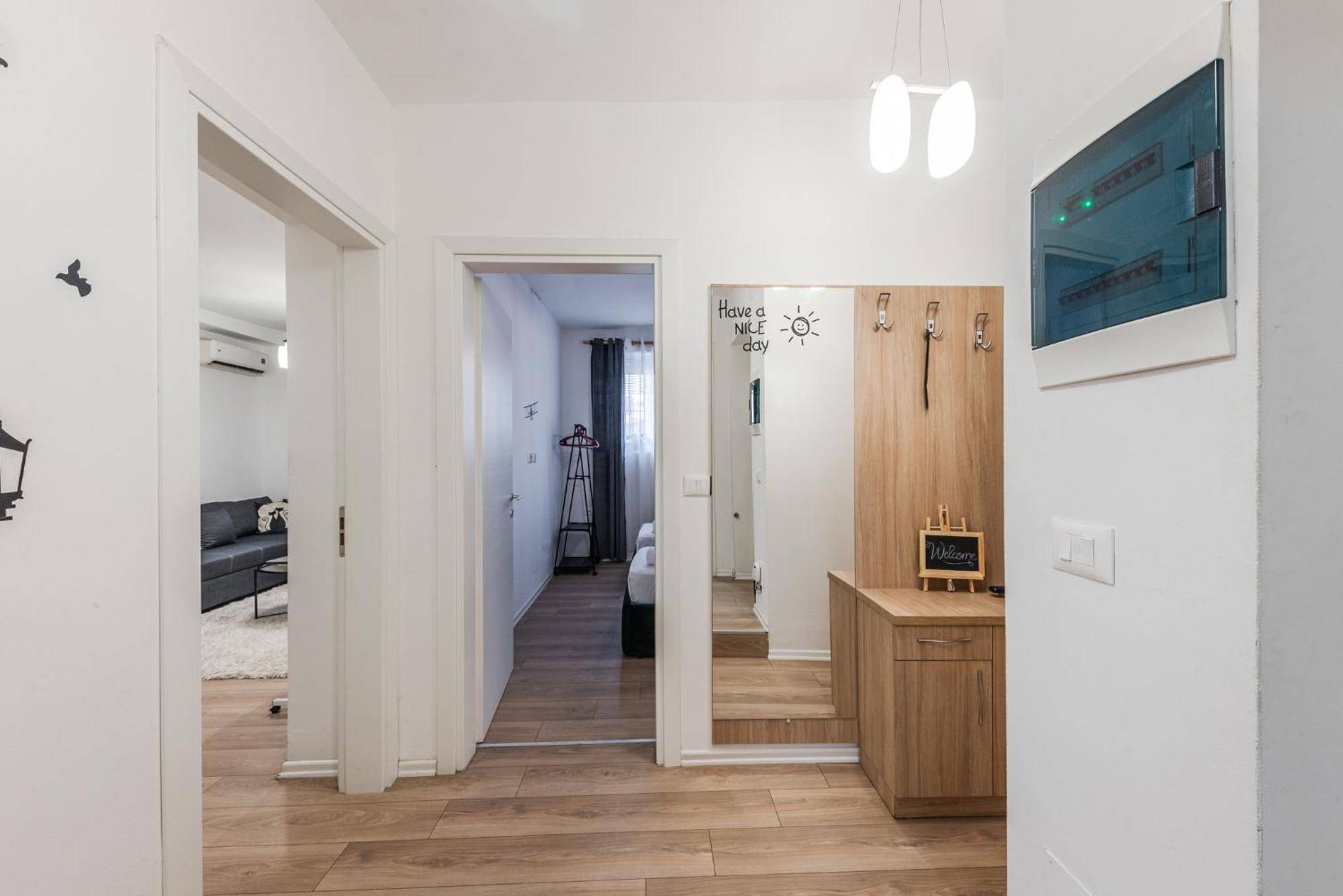 Noir Apartment By Kondo Stays Τίρανα Εξωτερικό φωτογραφία