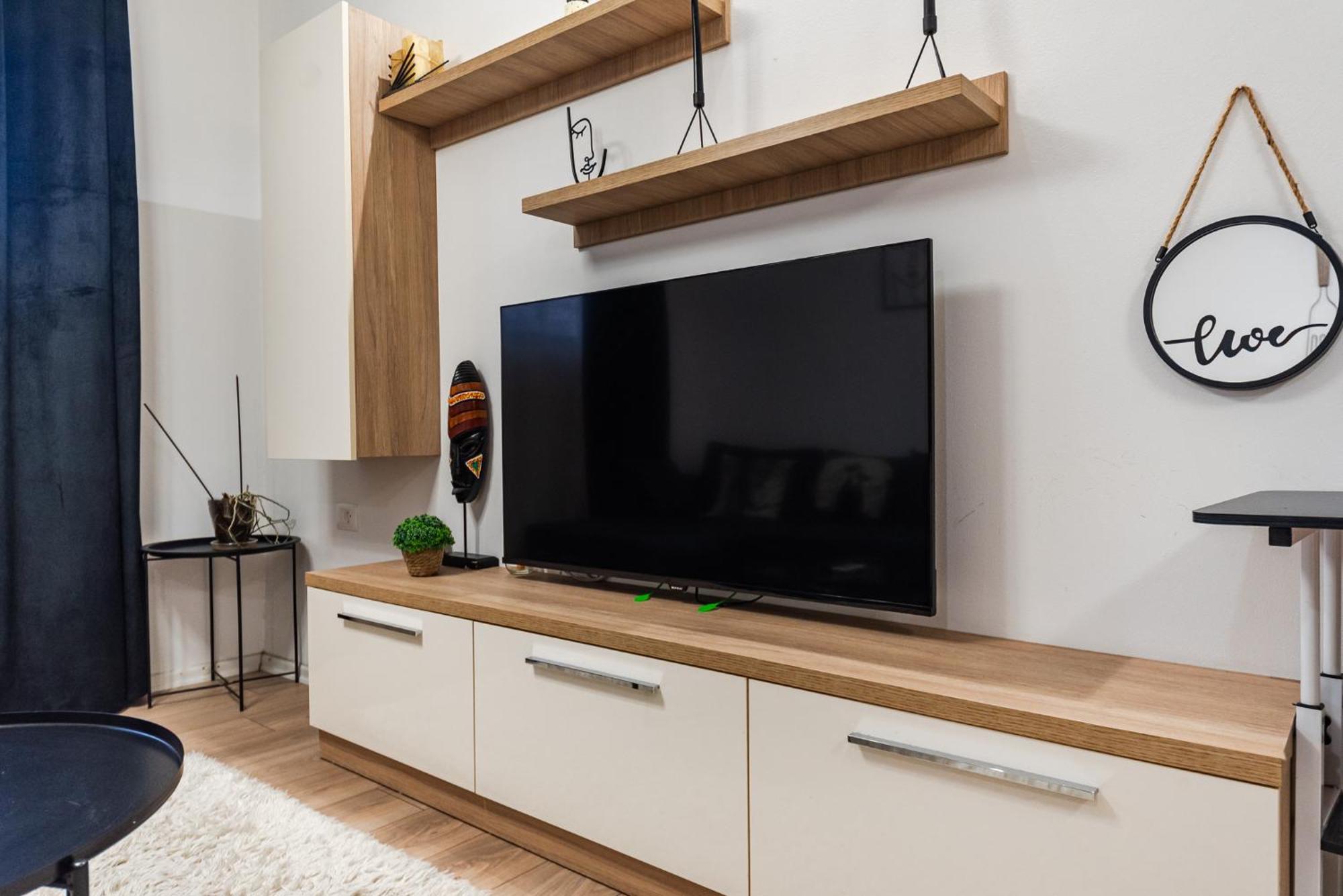 Noir Apartment By Kondo Stays Τίρανα Εξωτερικό φωτογραφία